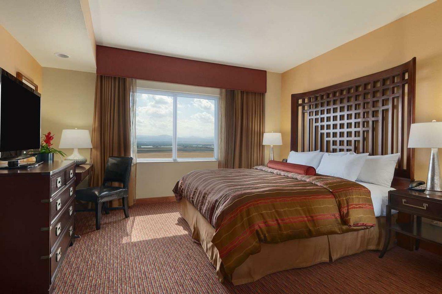 Embassy Conference Center Hotel 4*